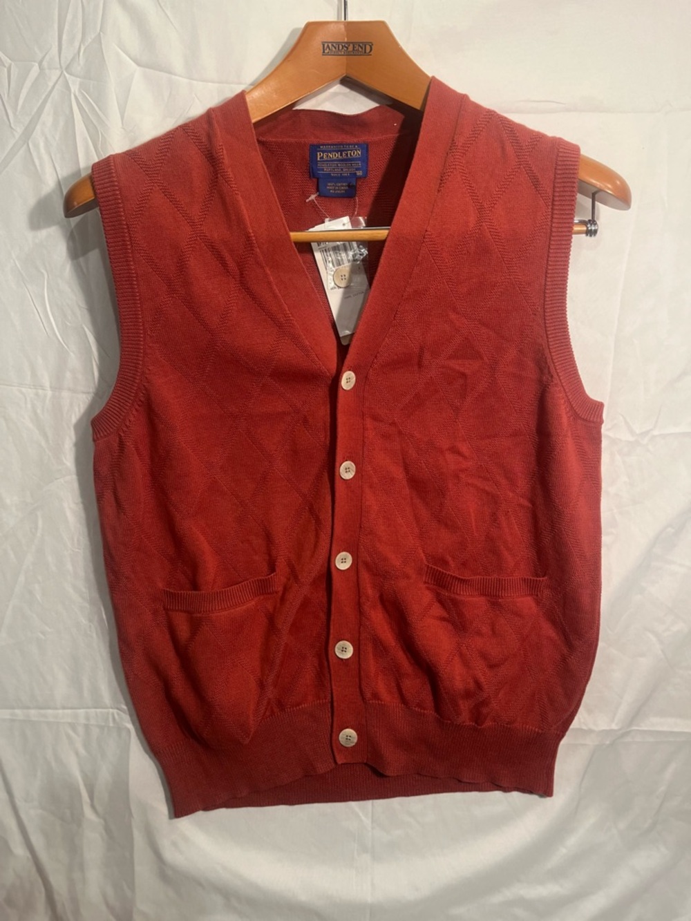 Pendelton Sweater Vest Men's Size Medium Orange 100% Cotton V-Neck Button Up NWT